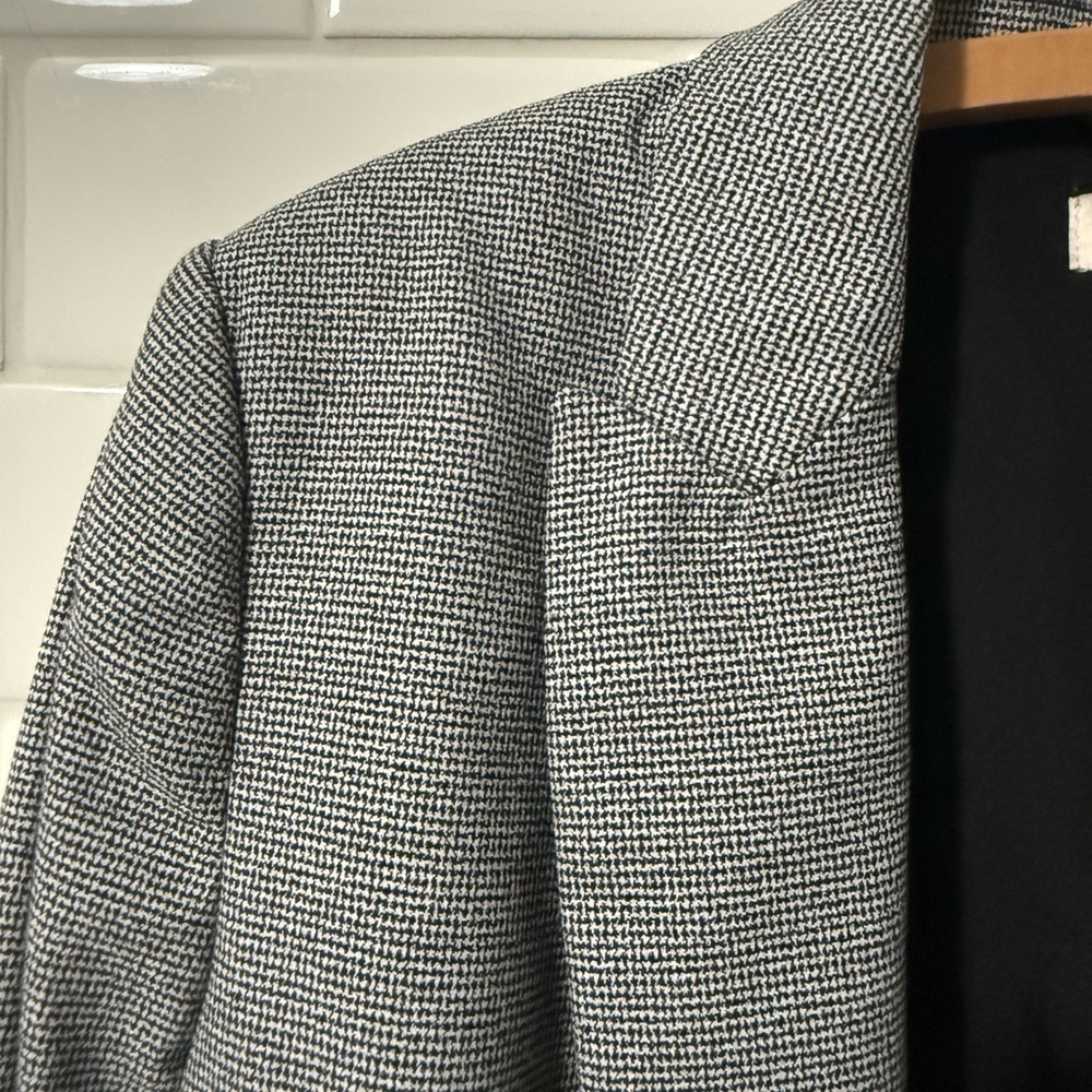 H&M Elegant Black & White Suit Jacket - Picture 3 of 4